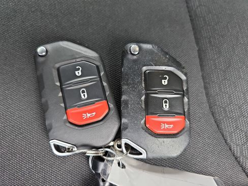 Used 2021 Jeep Wrangler Unlimited Rubicon image 34