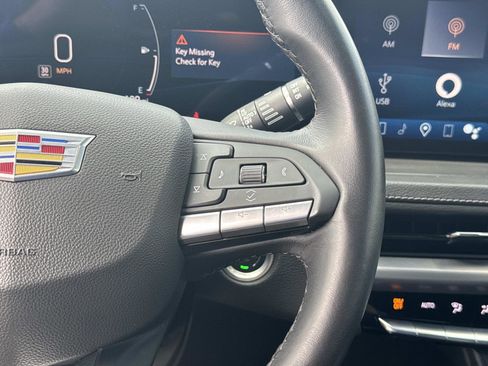 Used 2025 Cadillac XT4 Premium Luxury FWD image 18
