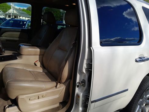 Used 2012 GMC Yukon Denali AWD/4WD image 13