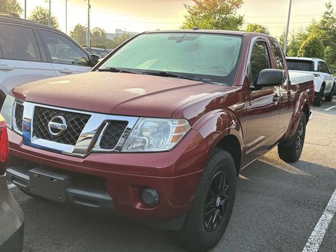 Used 2016 Nissan Frontier SV RWD image 2