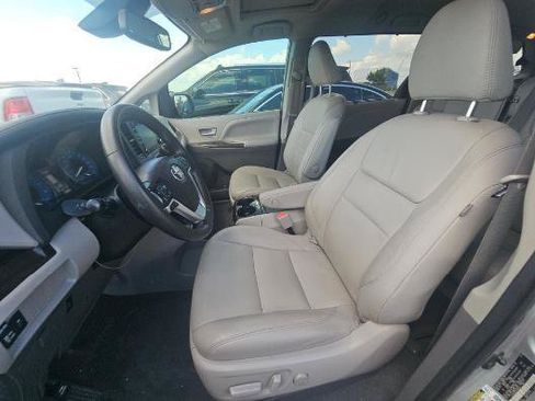 Used 2020 Toyota Sienna XLE FWD image 9