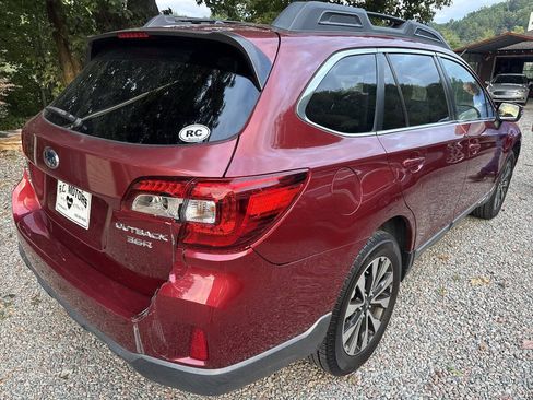 Used 2015 Subaru Outback 3.6R Limited AWD/4WD image 4