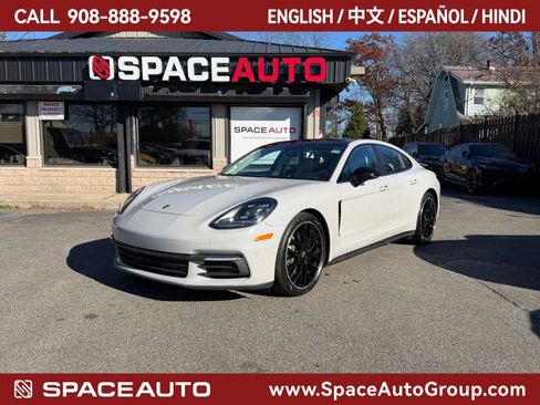 Used 2018 Porsche Panamera 4S image 1