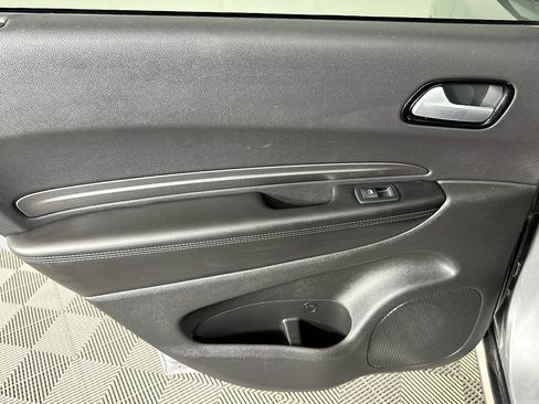 Used 2021 Dodge Durango SXT w/ 3rd Row Seating Group RWD image 24