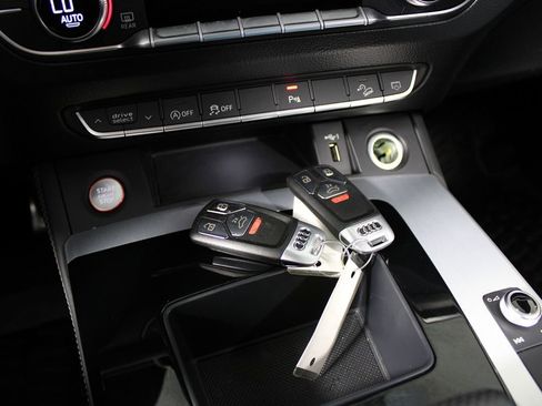 Used 2021 Audi SQ5 Premium Plus w/ Premium Plus Package image 26