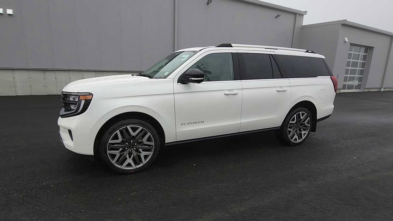 New 2025 Ford Expedition Max Platinum w/ Platinum Ultimate Package AWD/4WD image 4