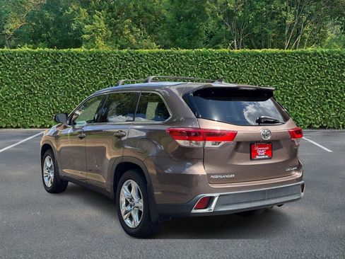 Used 2018 Toyota Highlander Limited w/ Carpet Mat Package (TMS) AWD/4WD image 7