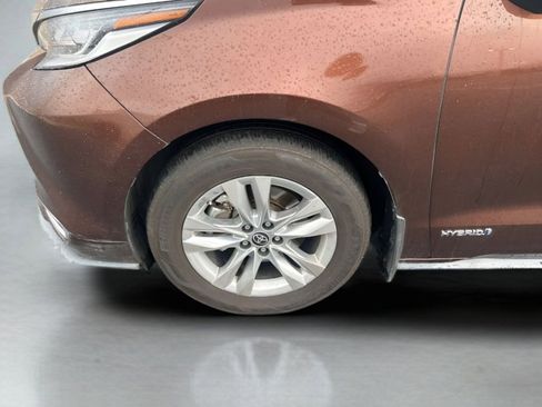Certified 2021 Toyota Sienna Limited image 17