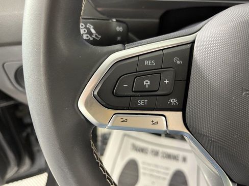 Used 2023 Volkswagen Tiguan SE R-Line FWD image 19