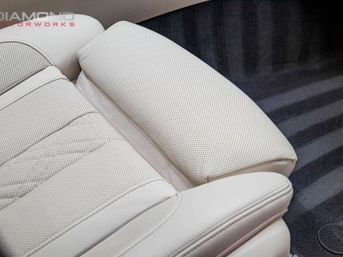 Used 2021 BMW 750i xDrive w/ Executive Package image 93