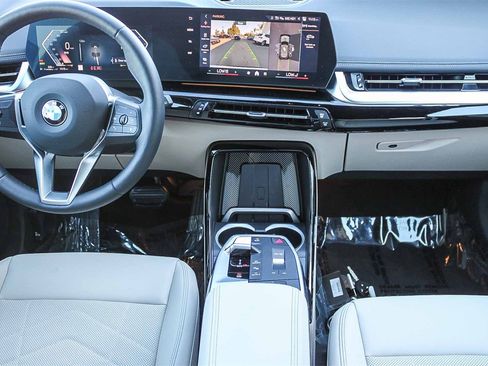 Used 2025 BMW X1 xDrive28i w/ Technology Package image 13