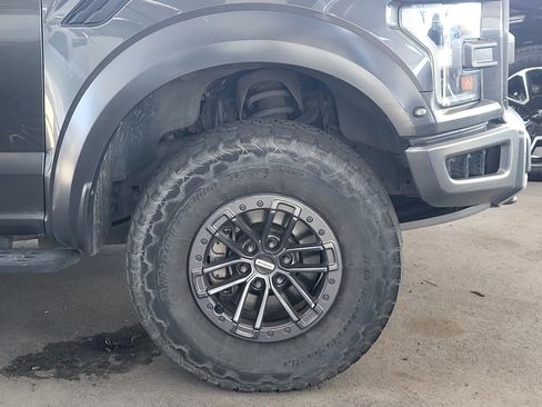 Used 2018 Ford F150 Raptor w/ Equipment Group 802A Luxury AWD/4WD image 5