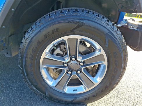 Certified 2022 Jeep Wrangler Unlimited Sahara w/ LED Lighting Group image 8