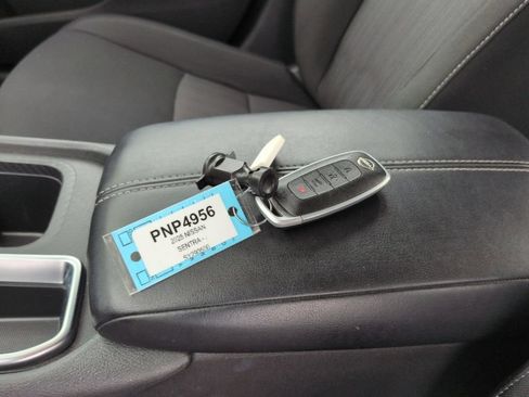 Used 2025 Nissan Sentra SV FWD image 32