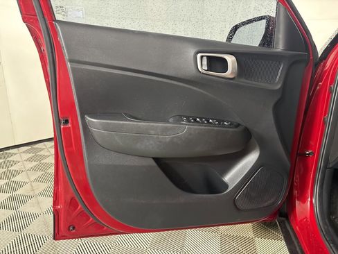 Used 2021 Hyundai Venue SE w/ Cargo Package image 9