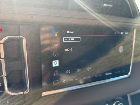 Used 2022 GMC Yukon XL Denali w/ Denali Ultimate Package AWD/4WD image 15