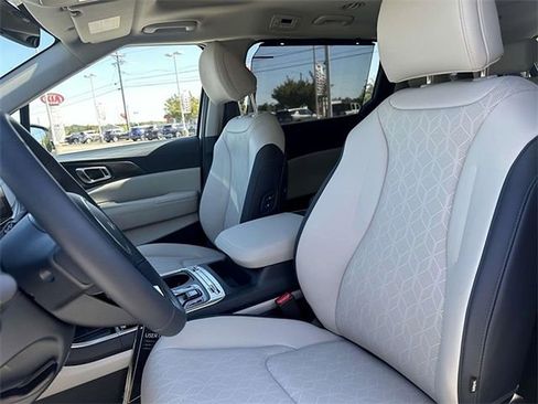 New 2026 Kia Carnival SX w/ SX Dark Edition Package image 6