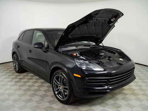 Certified 2022 Porsche Cayenne Platinum Edition w/ Premium Package Plus image 34