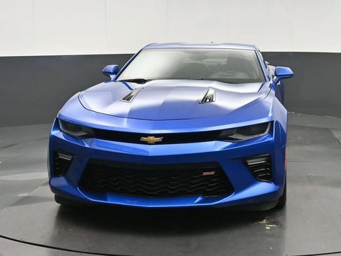 Used 2018 Chevrolet Camaro SS RWD image 2