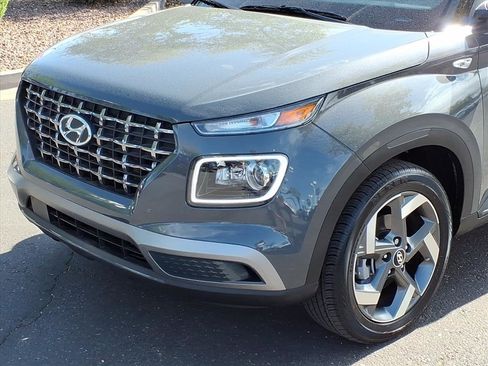 Certified 2025 Hyundai Venue Limited image 8