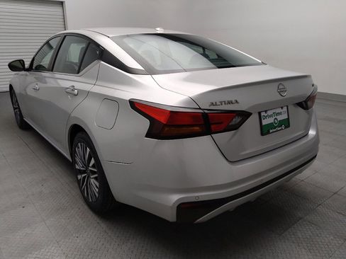 Used 2024 Nissan Altima 2.5 SV FWD image 5