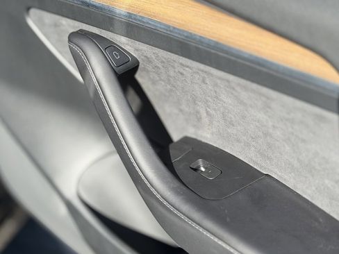 Used 2022 Tesla Model 3 Long Range image 37