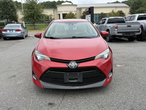 Used 2017 Toyota Corolla LE w/ LE Premium Package w/Moonroof FWD image 2