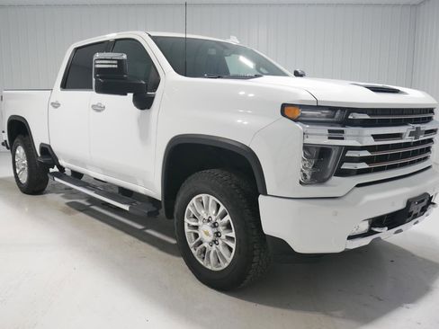 Used 2022 Chevrolet Silverado 2500 High Country image 3