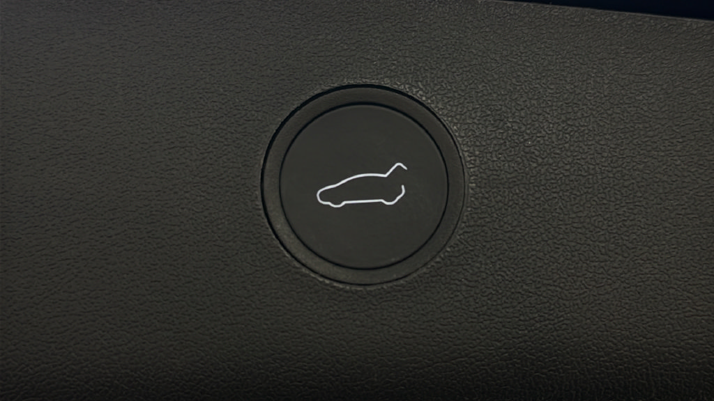 Used 2023 Tesla Model 3 Standard Range RWD image 9