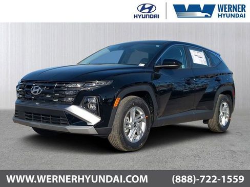 New 2025 Hyundai Tucson SE image 1