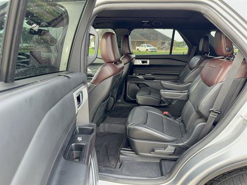 Used 2020 Ford Explorer Platinum w/ Premium Technology Package AWD/4WD image 10