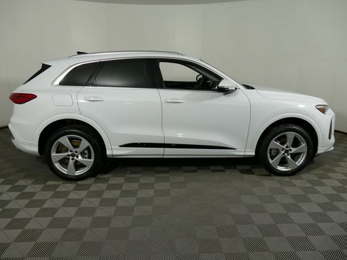New 2025 Audi Q5 Premium Plus image 2