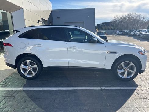 Used 2017 Jaguar F-PACE Premium image 7