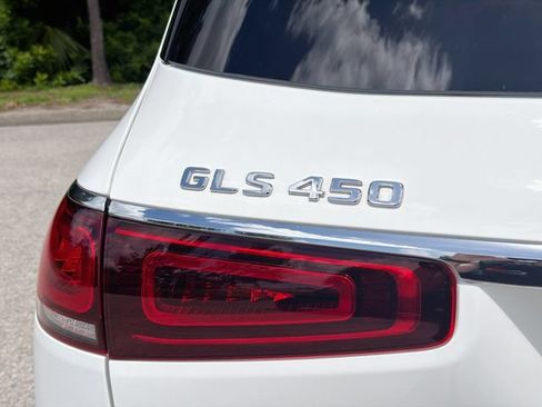 Used 2022 Mercedes-Benz GLS 450 4MATIC image 11