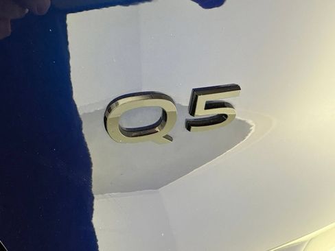 Used 2025 Audi Q5 Premium Plus w/ Premium Plus AWD/4WD image 9
