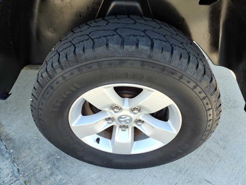 Used 2019 RAM 1500 Express AWD/4WD image 5