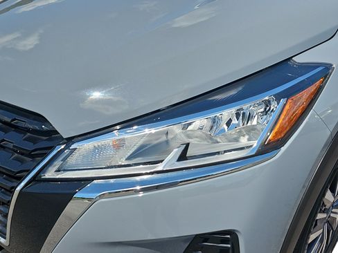 Used 2023 Nissan Kicks SV FWD image 27