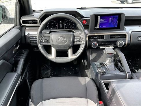 Used 2025 Toyota Tacoma TRD Off-Road AWD/4WD image 5