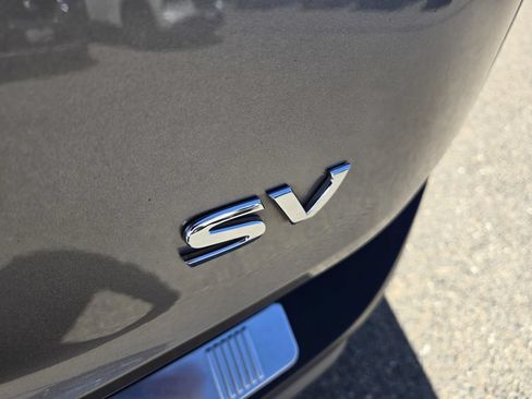 Used 2023 Nissan Rogue SV FWD image 9