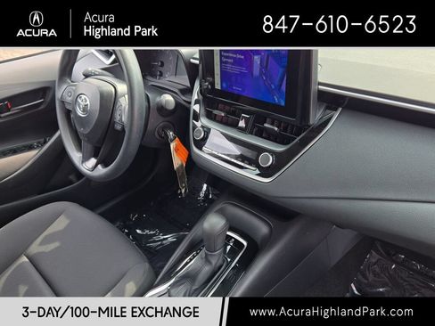 Used 2025 Toyota Corolla LE FWD image 6