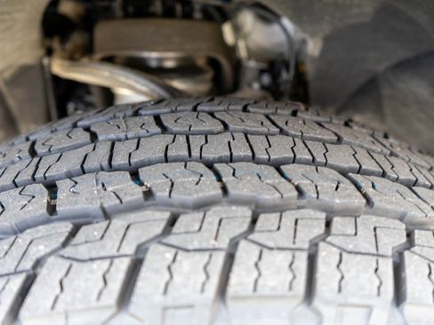 Used 2023 GMC Yukon XL AT4 w/ AT4 Premium Plus Package image 34