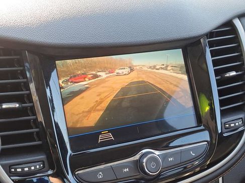 Used 2019 Chevrolet Trax LT w/ LT Convenience Package image 14