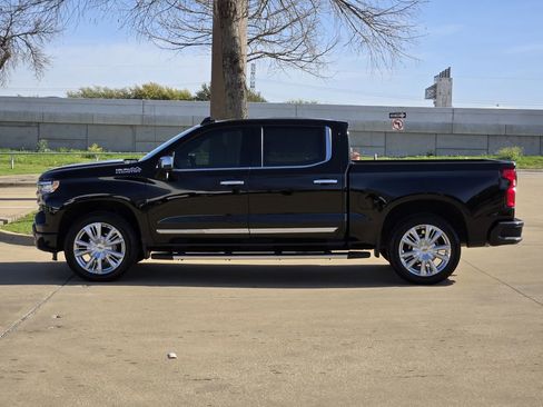 Used 2024 Chevrolet Silverado 1500 High Country w/ High Country Premium Package image 5