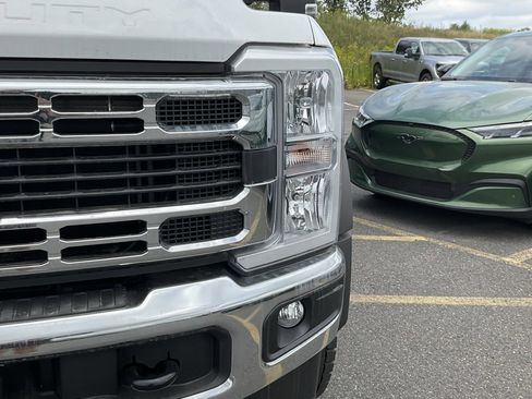 New 2024 Ford F550 4x4 Regular Cab Super Duty image 2