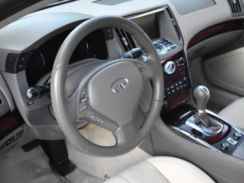 Used 2010 INFINITI G37 Convertible w/ Premium Pkg RWD image 11