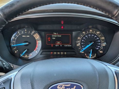 Used 2017 Ford Fusion SE image 22