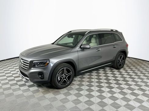 Used 2026 Mercedes-Benz GLB 250 image 3