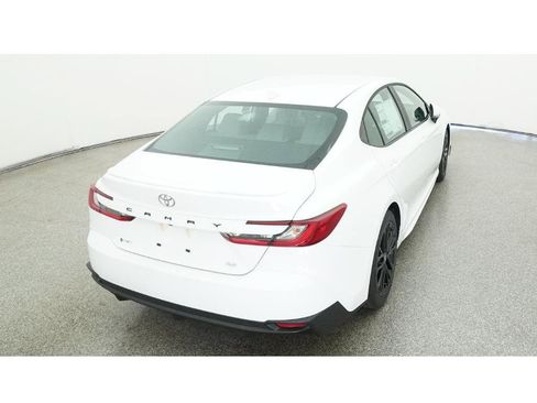 Used 2026 Toyota Camry SE FWD image 8