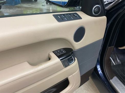 Used 2017 Land Rover Range Rover Sport HSE image 25
