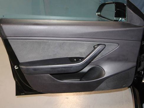 Used 2019 Tesla Model 3 Standard image 5